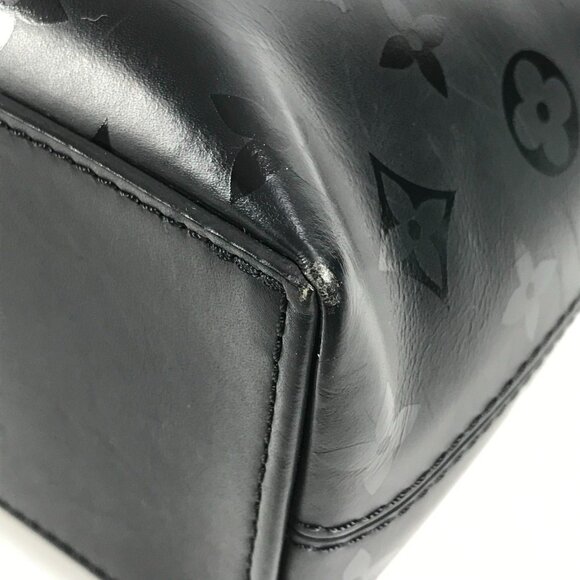 LOUIS VUITTON Black Monogram Leather Tote Bag - Picture 7 of 16